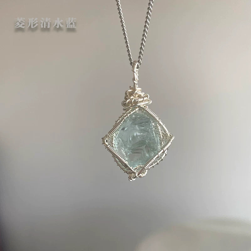 手工绕线琉璃项链吊坠菱形圆形湖水蓝清水蓝项链首饰湖蓝蛋白礼物